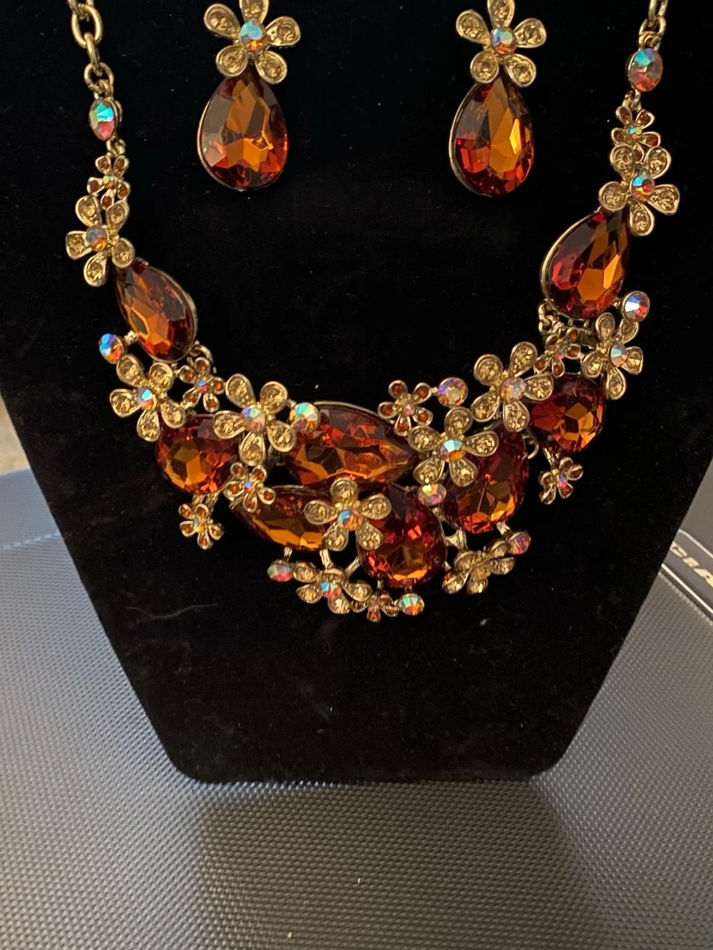 Alilang Amber Crystal Floral Statement Necklace Earring Set Gold Tone Bib Collar - Picture 5 of 5